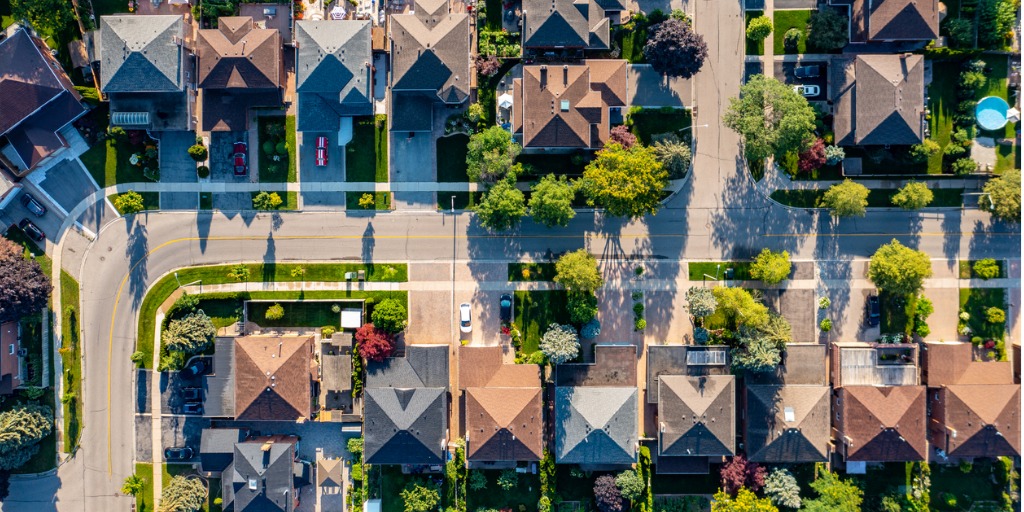 aerial-view-of-detached-homes-at-islington-ave-toronto-in-summer